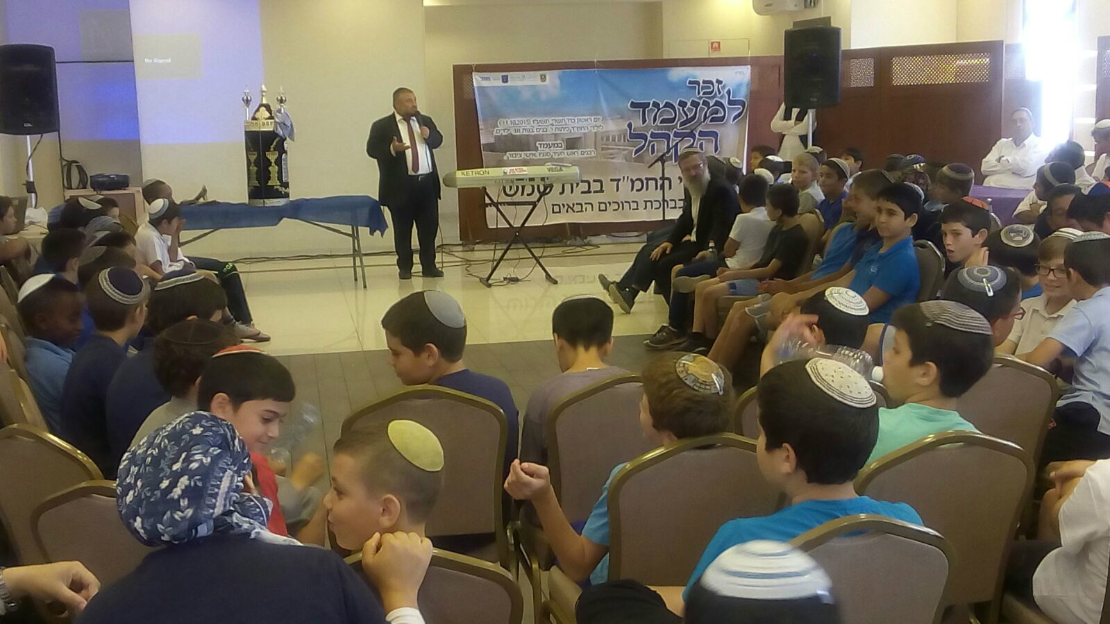 ראש העיר ותלמידי בתי הספר 