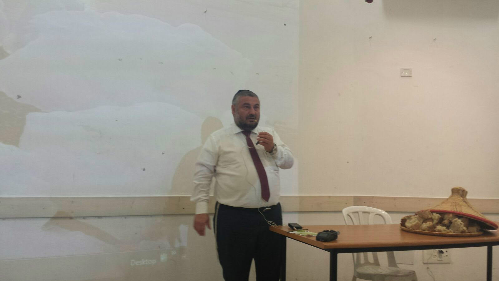 ראש העיר משה אבוטבול נושא דברים