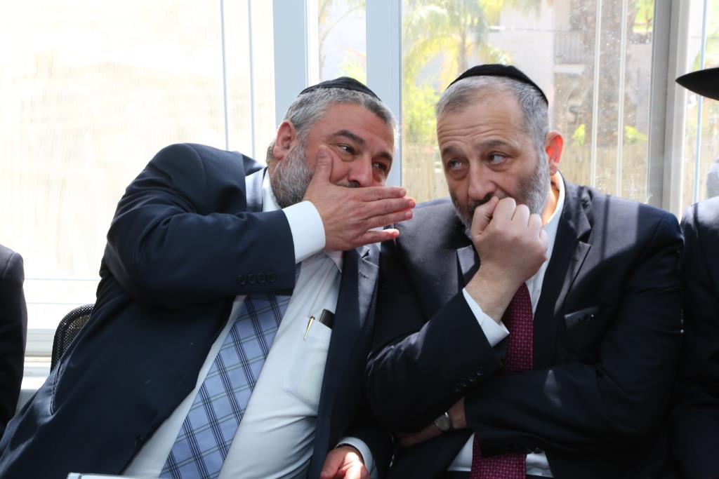 ראש העיר בשיחה עם שר הפנים