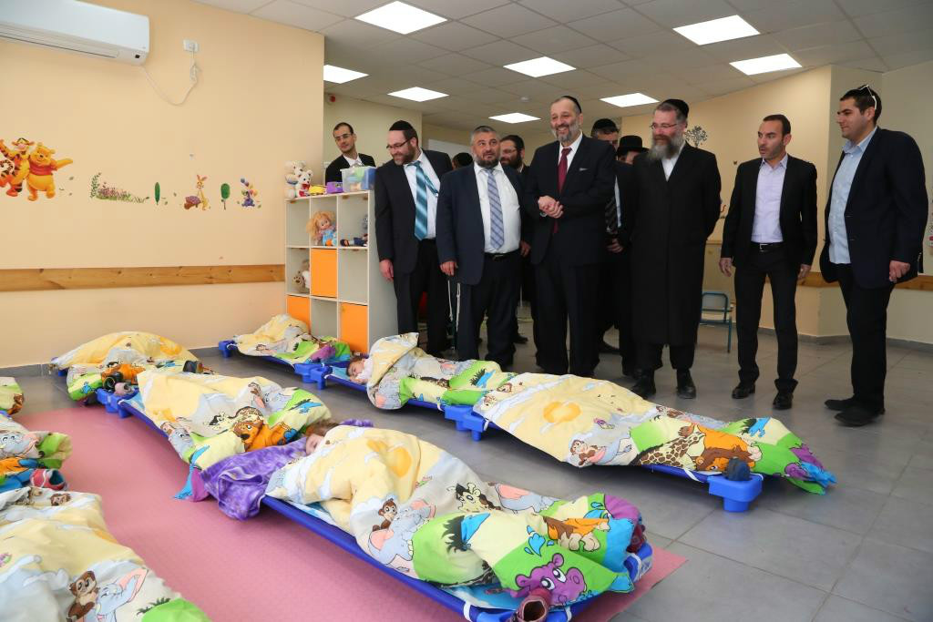 ביקור שר הפנים במוסד חינוכי 