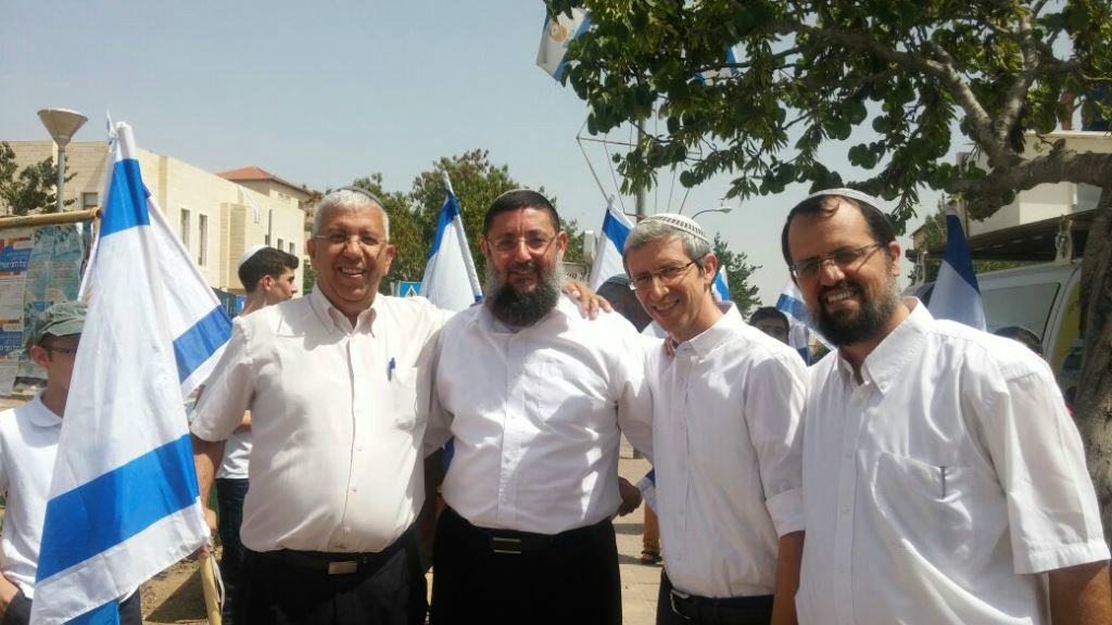 חברי מועצת העיר חוגגים